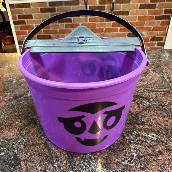 2023 McDonald’s Boo bucket - Picture 4 of 5
